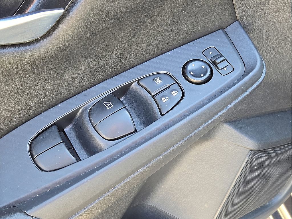 Used 2025 Nissan Sentra SV image 21