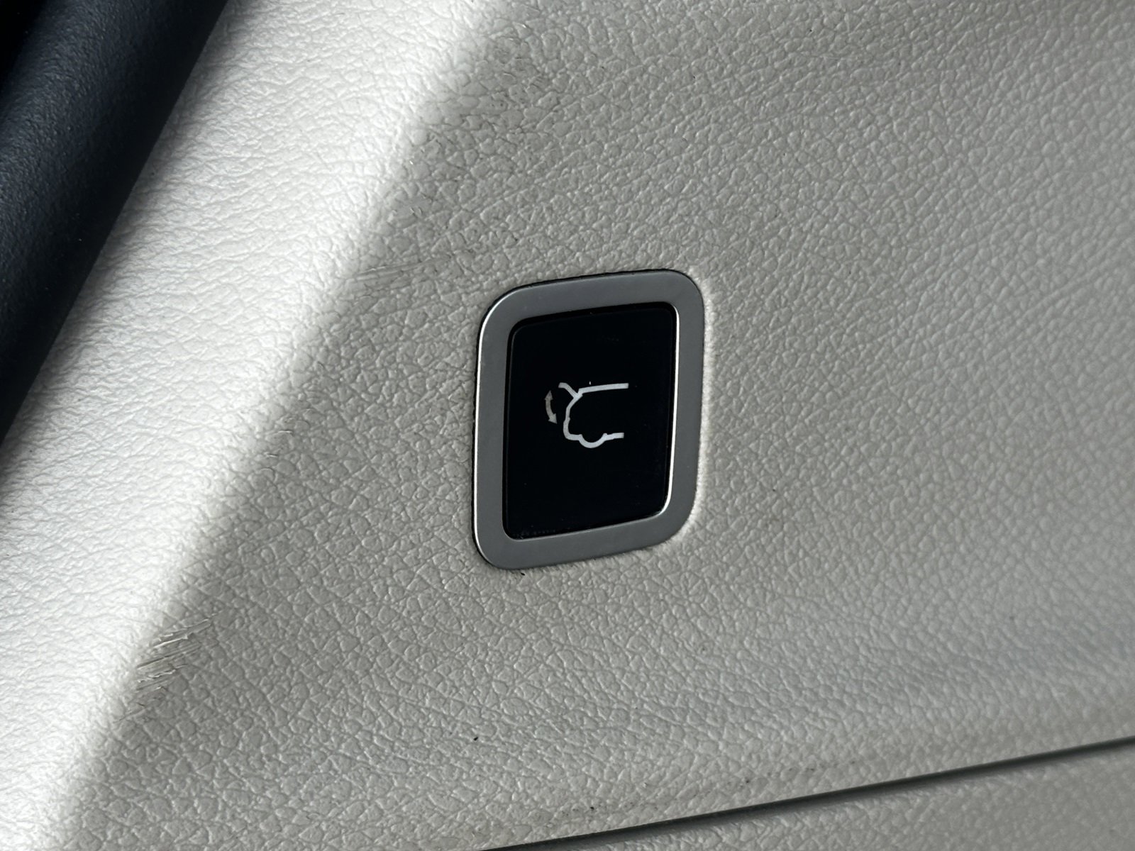 Used 2018 Chrysler Pacifica Touring-L image 20