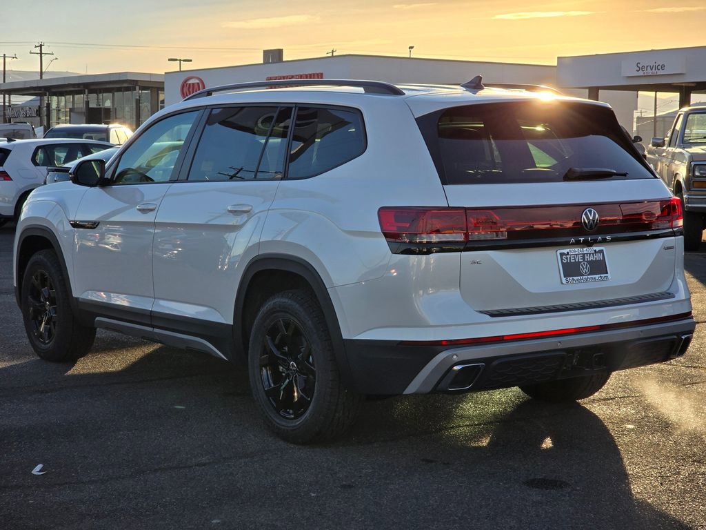 New 2026 Volkswagen Atlas Peak Edition image 3