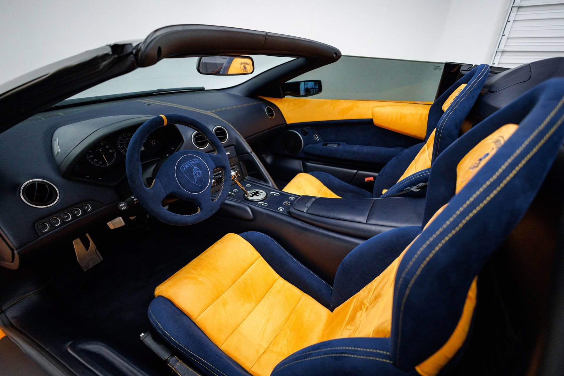 Used 2005 Lamborghini Murcielago Roadster AWD/4WD image 27