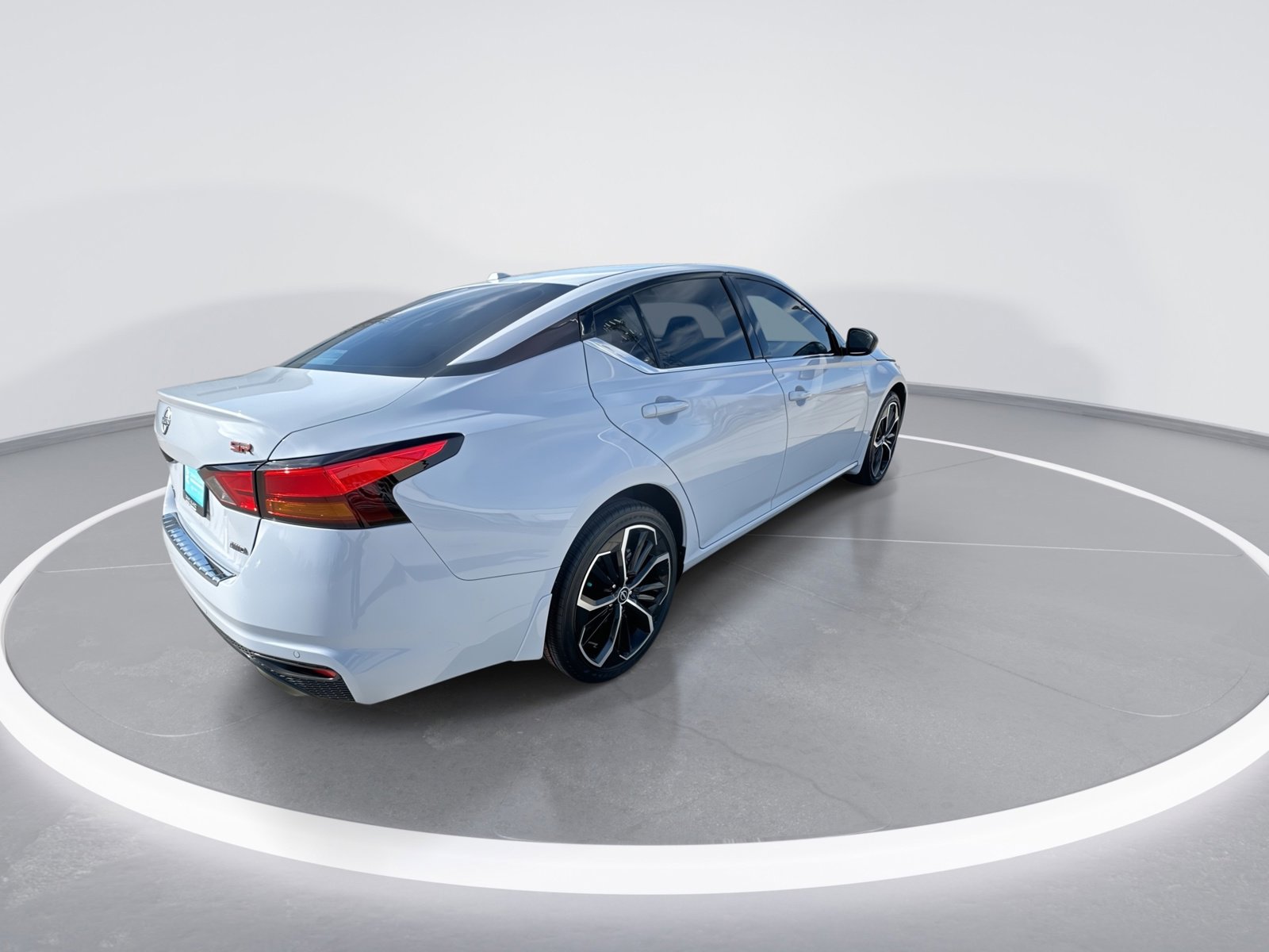 Used 2023 Nissan Altima 2.5 SR w/ SR Premium Package image 8