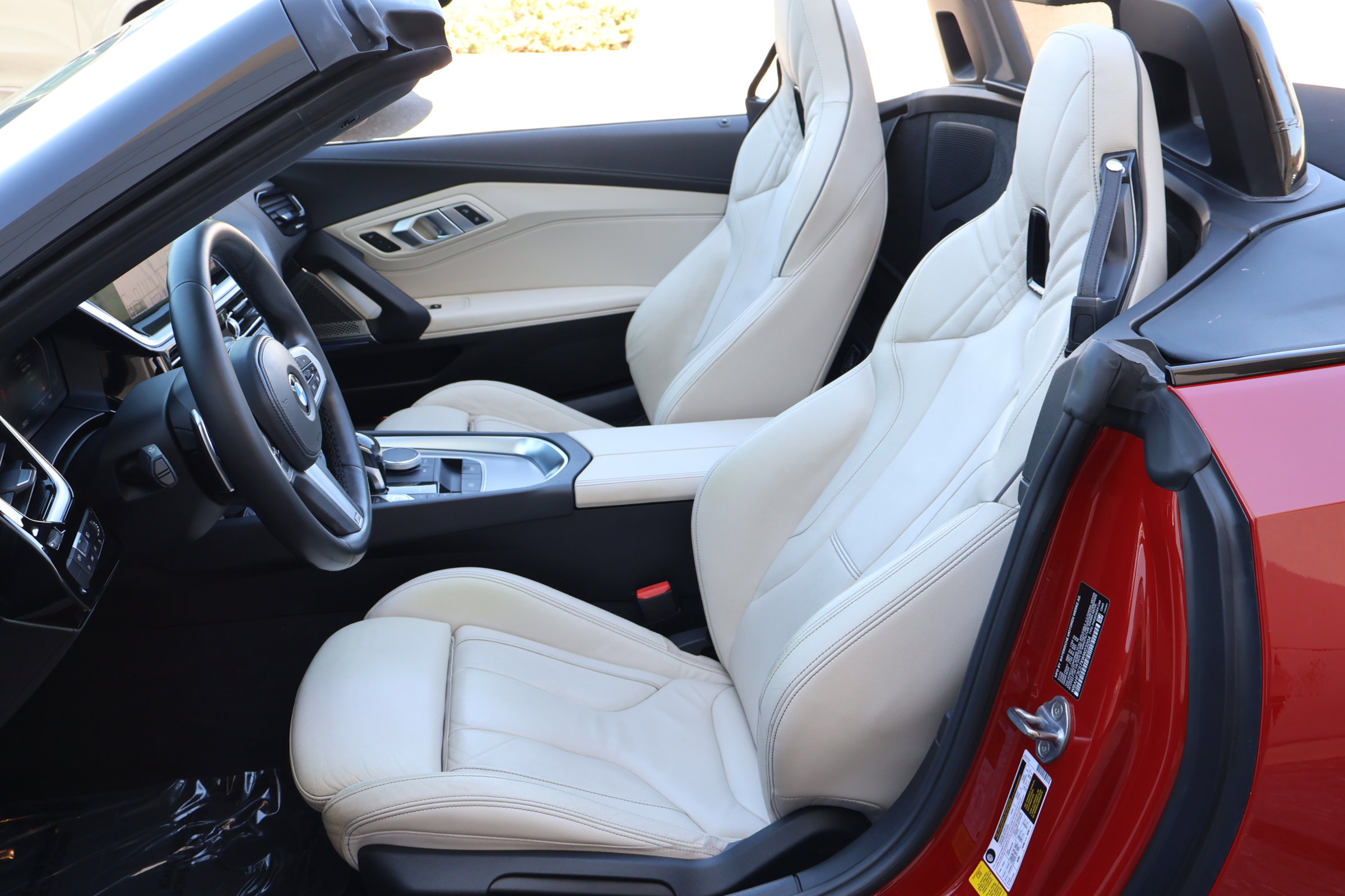 Used 2019 BMW Z4 sDrive30i w/ M Sport Package image 2