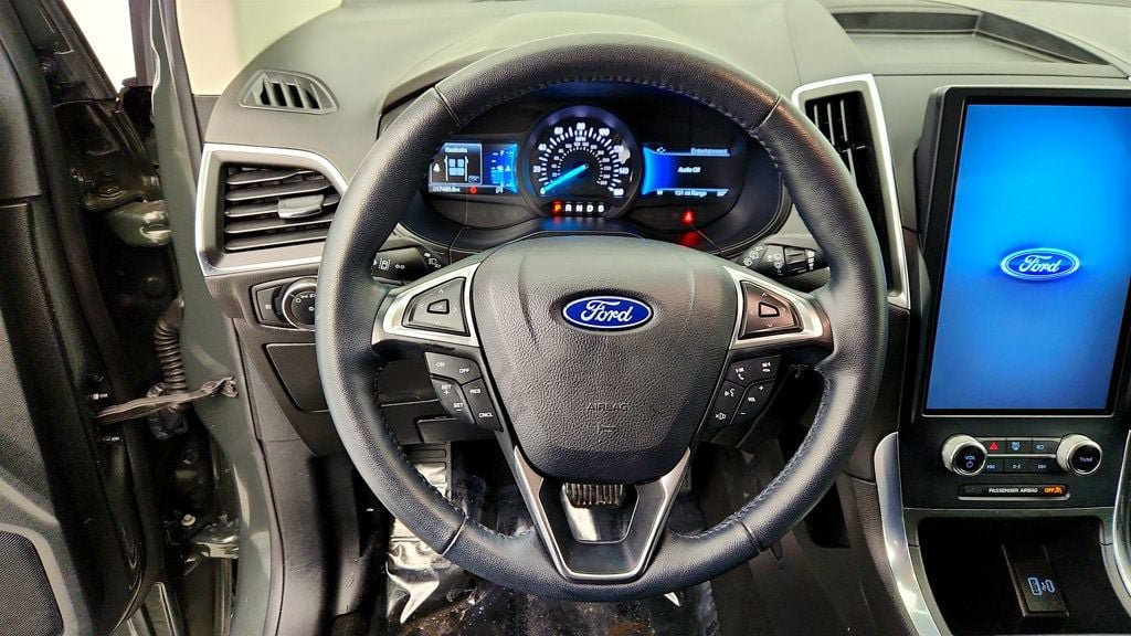 Used 2024 Ford Edge Titanium AWD/4WD image 13