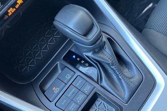 Used 2024 Toyota RAV4 LE image 20