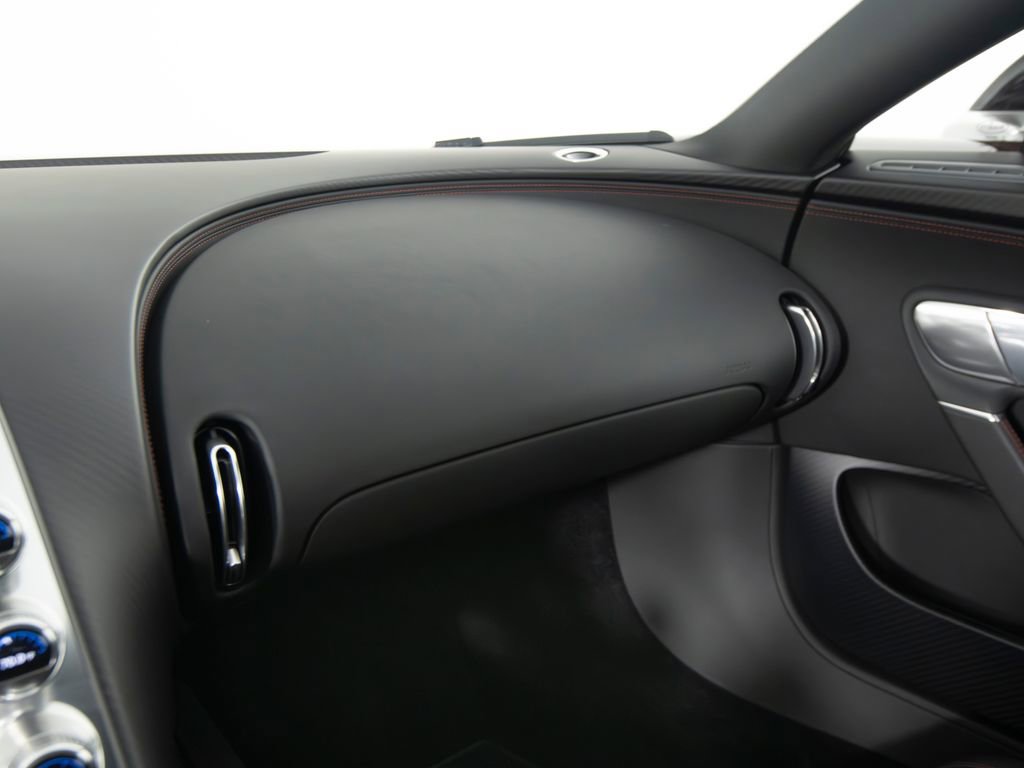 Used 2019 Bugatti Chiron image 61