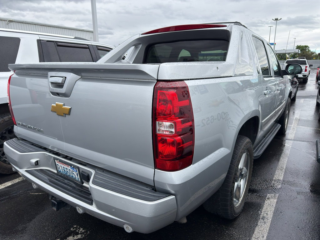 Used 2013 Chevrolet Avalanche LT w/ All-Star Edition AWD/4WD image 4