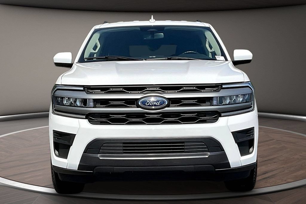 Used 2024 Ford Expedition Max XLT AWD/4WD image 2