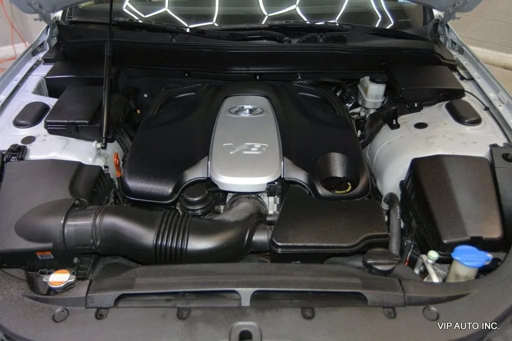 Used 2010 Hyundai Genesis 4.6 RWD image 32
