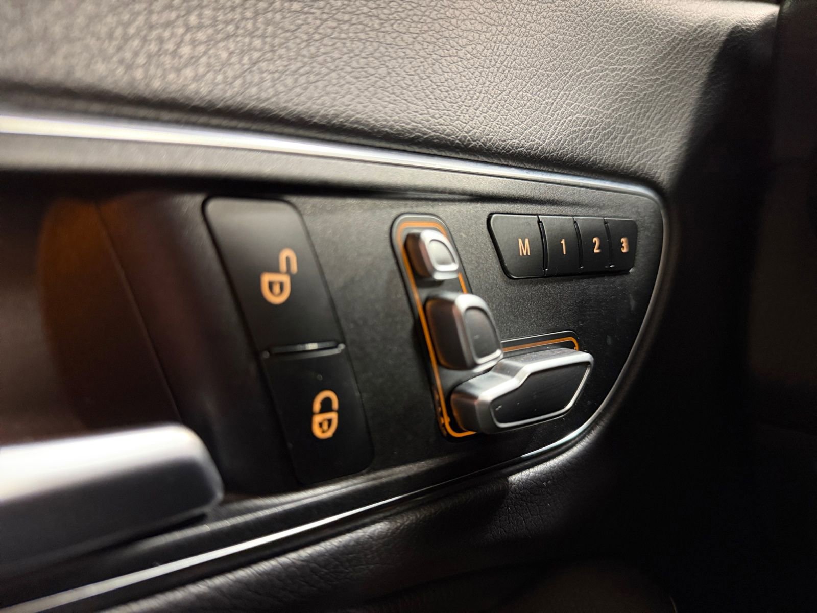 Used 2018 Mercedes-Benz CLA 250 4MATIC image 34