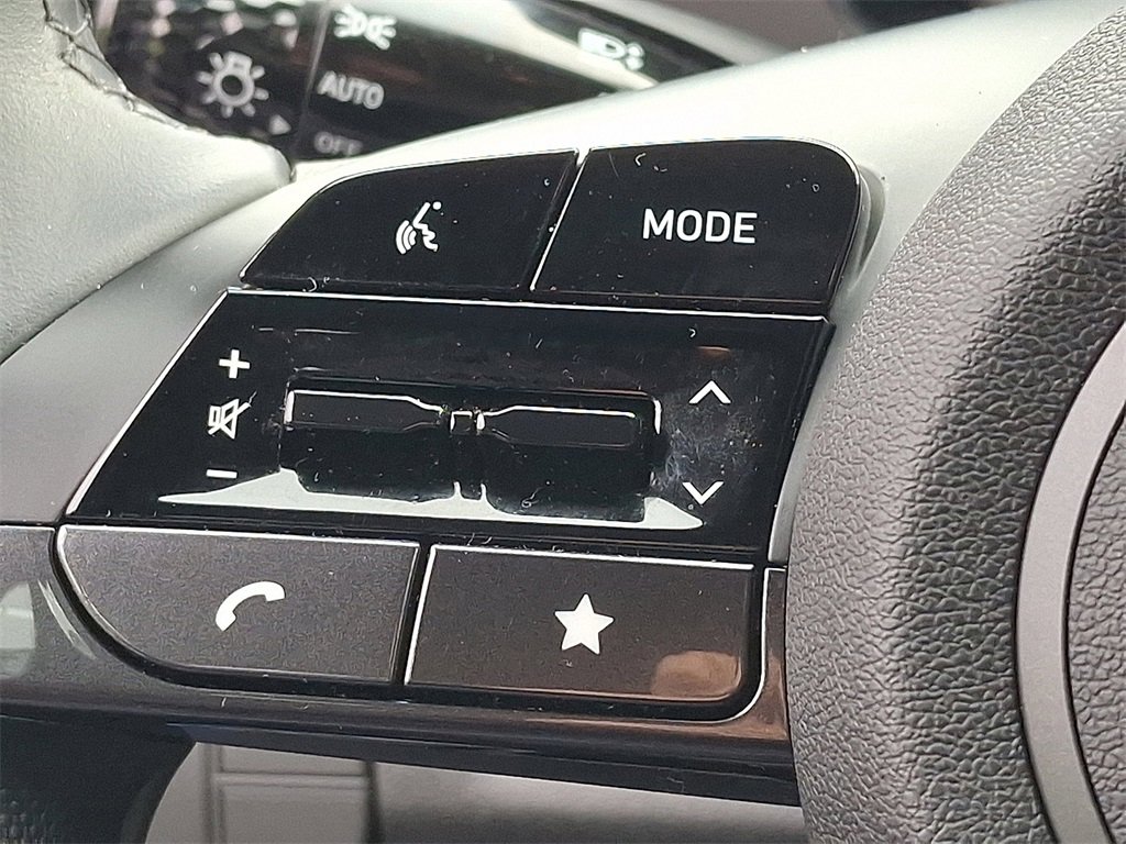 Used 2025 Hyundai Elantra Sport image 21