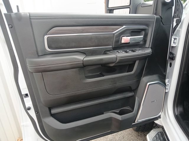 New 2026 RAM 5500 4x4 Crew Cab w/ Laramie Trim Package image 48