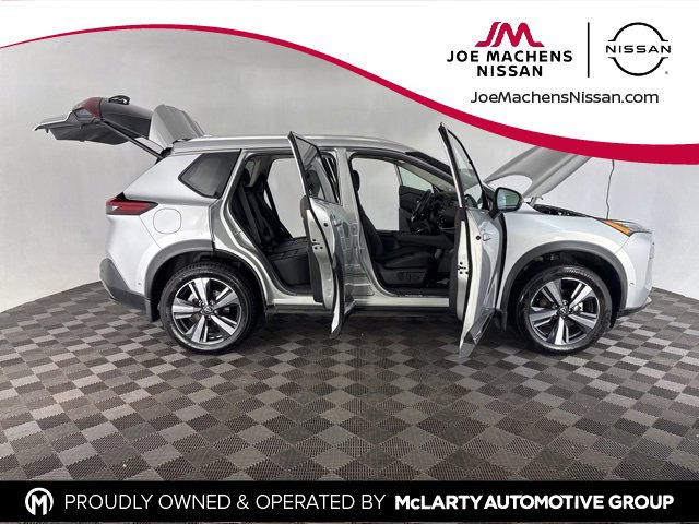 Used 2023 Nissan Rogue SL w/ SL Premium Package image 14