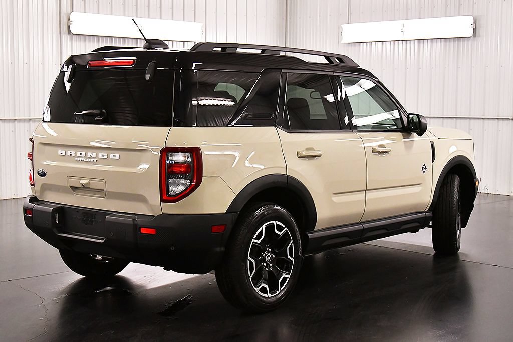 Used 2025 Ford Bronco Sport Outer Banks w/ Outer Banks Tech Package+ AWD/4WD image 7
