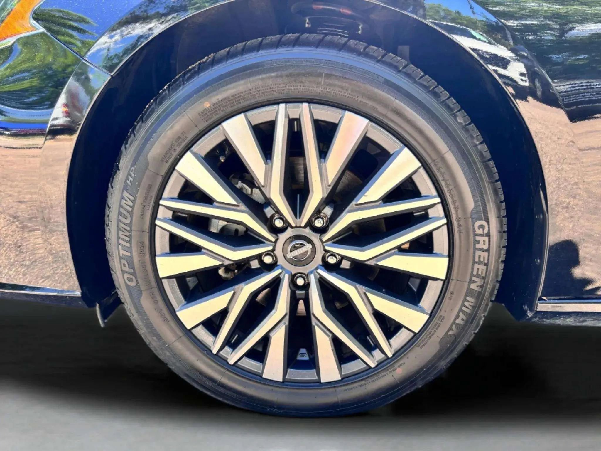 Used 2023 Nissan Altima 2.5 SV image 30