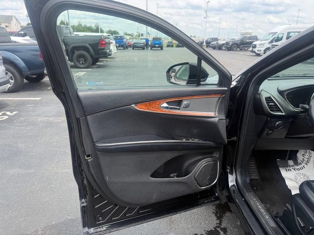 Used 2018 Lincoln MKX Reserve FWD image 13