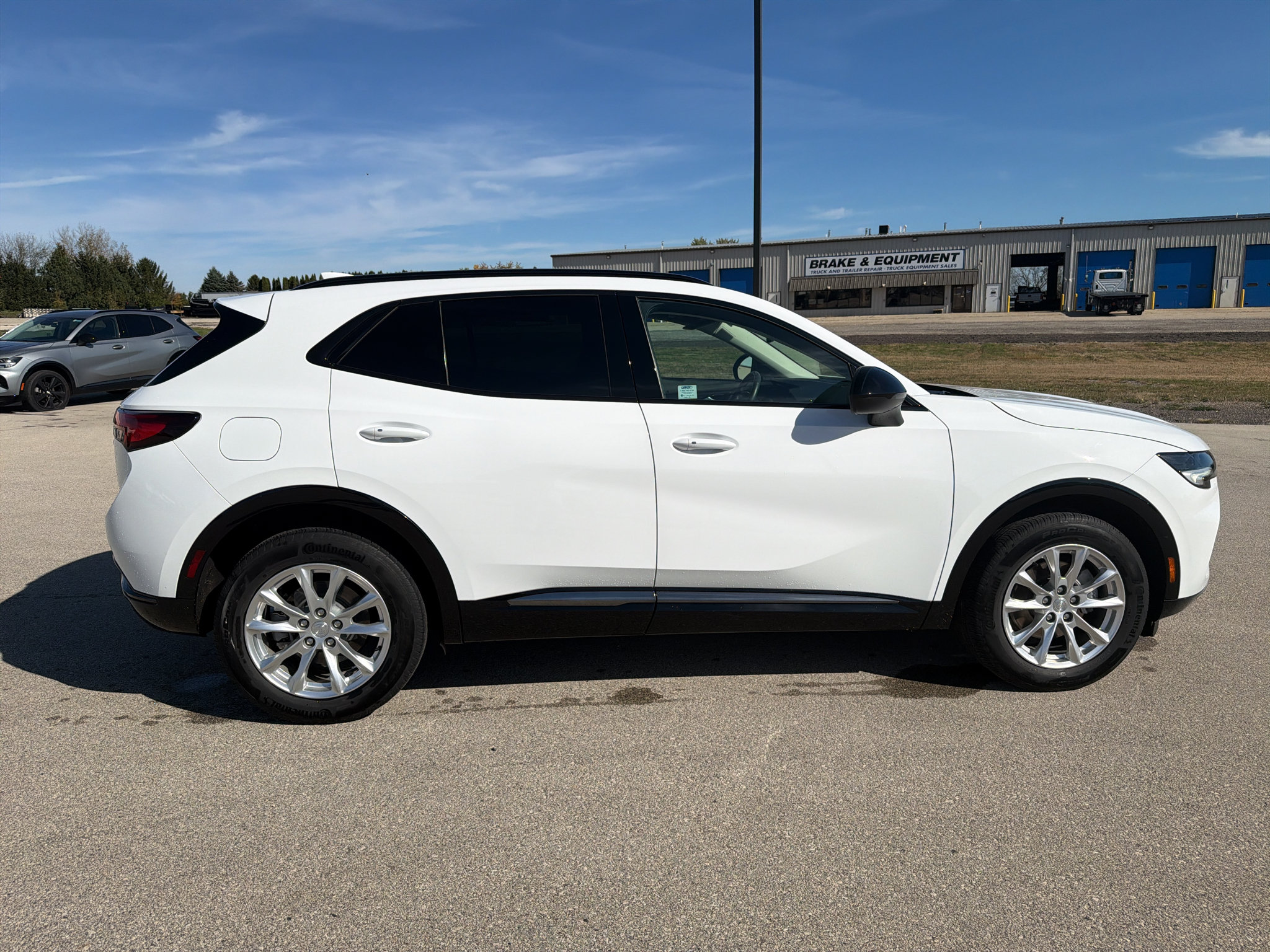 Used 2021 Buick Envision Essence w/ Sport Touring Package AWD/4WD image 4