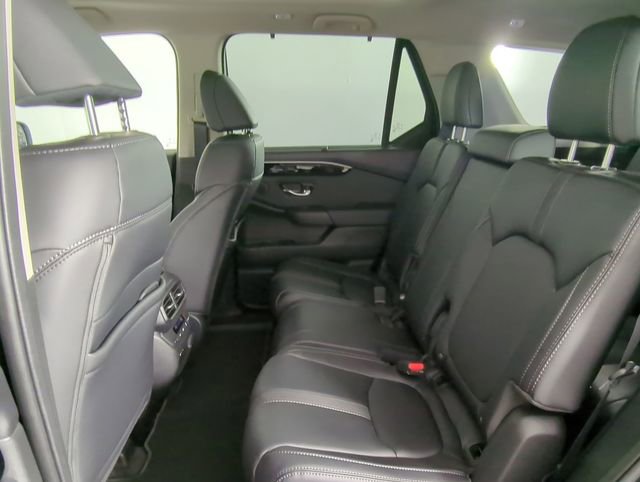 New 2025 Honda Pilot Touring image 33