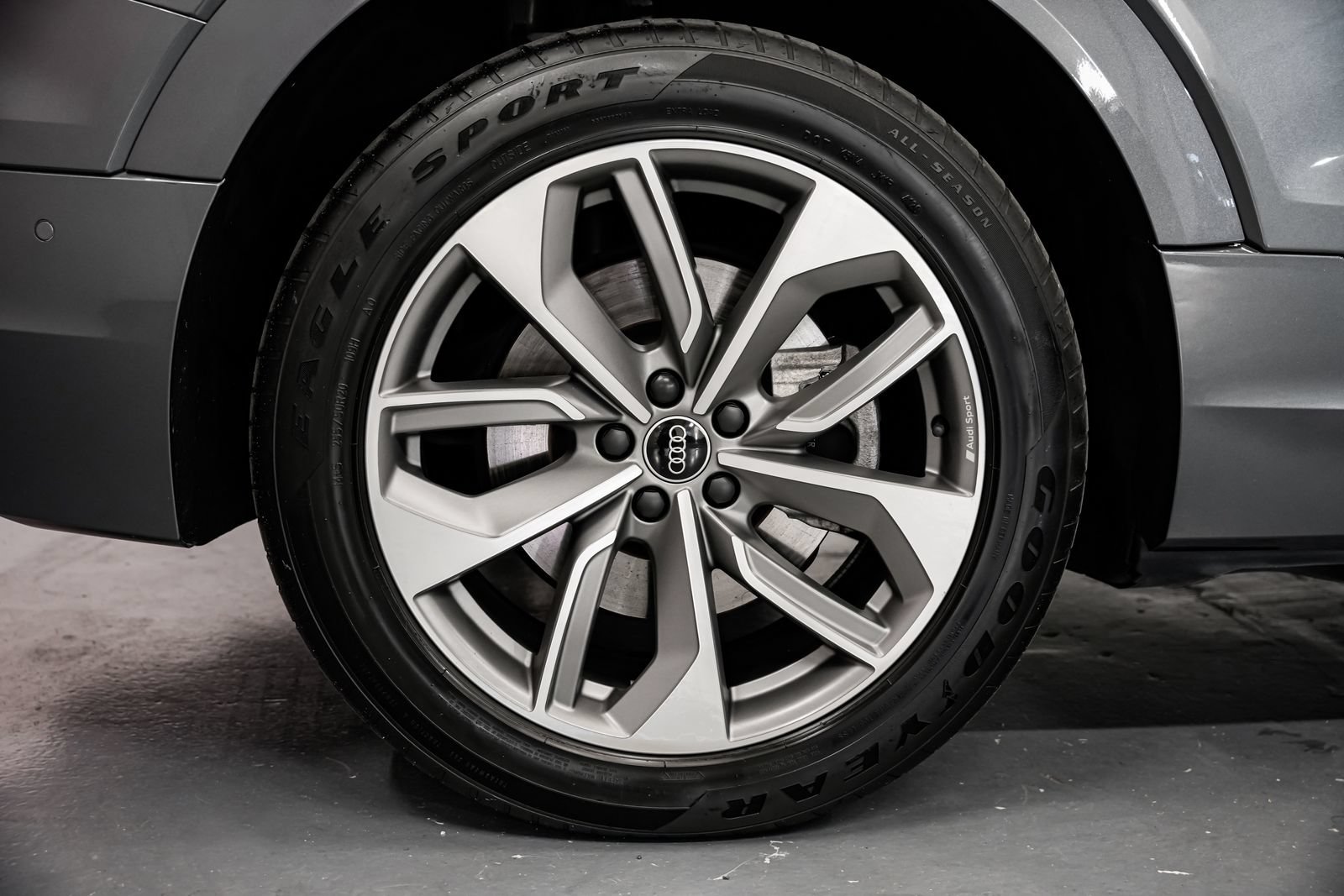 Used 2021 Audi e-tron Premium Plus w/ Premium Plus Package AWD/4WD image 55
