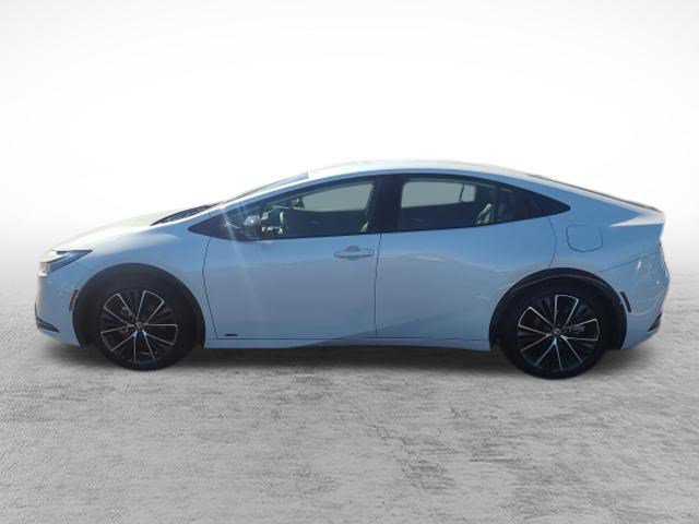 Used 2024 Toyota Prius XLE AWD/4WD image 9