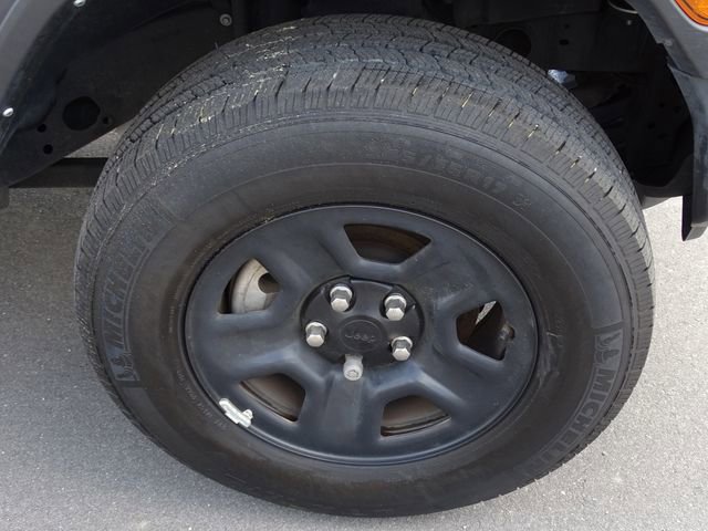 Used 2022 Jeep Wrangler Sport image 12