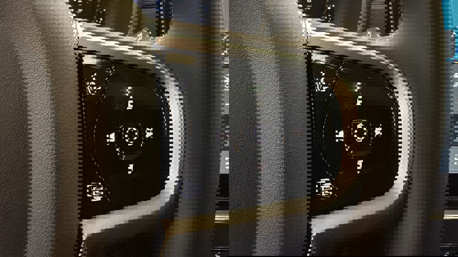 New 2026 Volvo XC90 B6 Plus w/ Protection Package Premier image 14