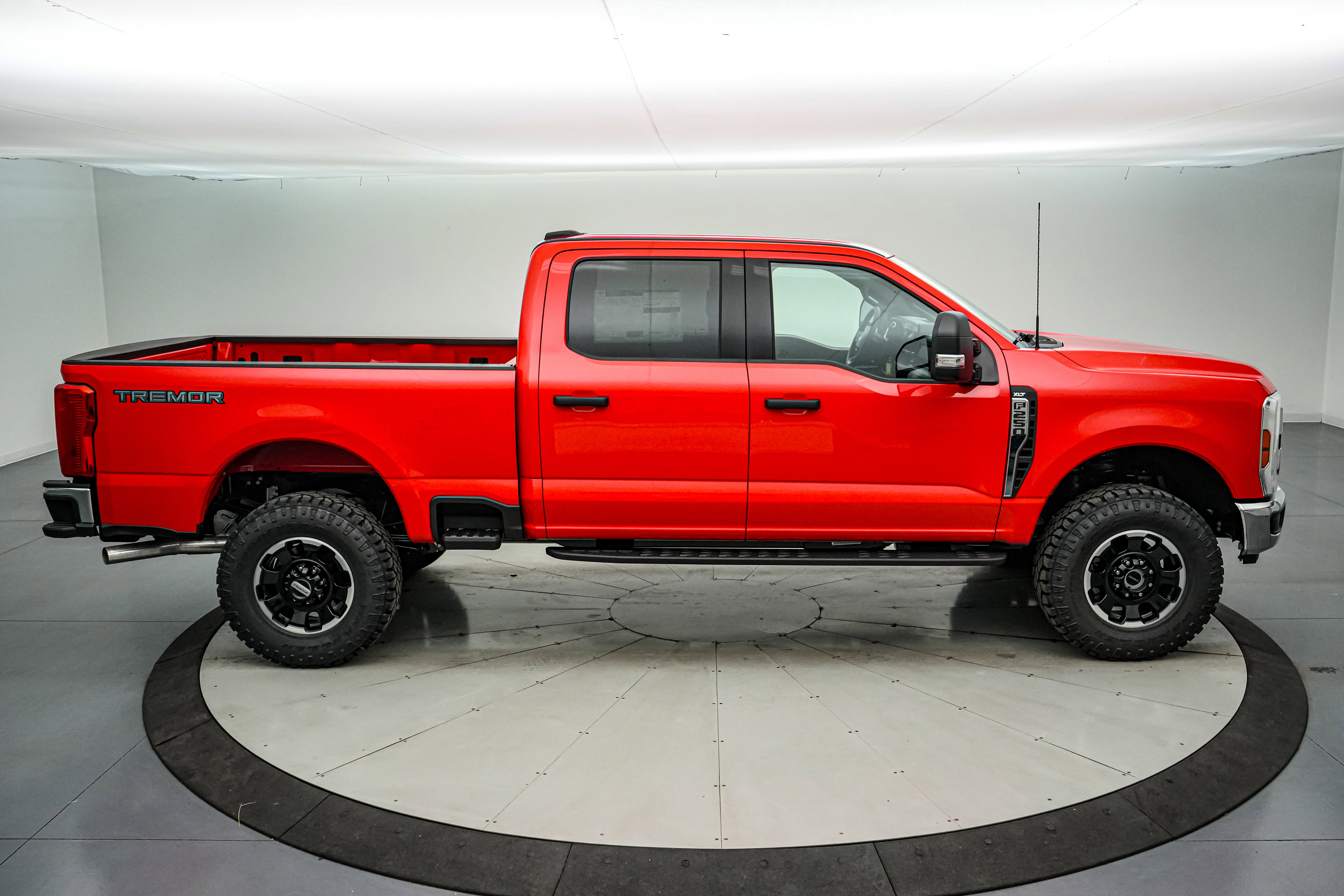 New 2026 Ford F250 XLT w/ Tremor Off-Road Package image 3