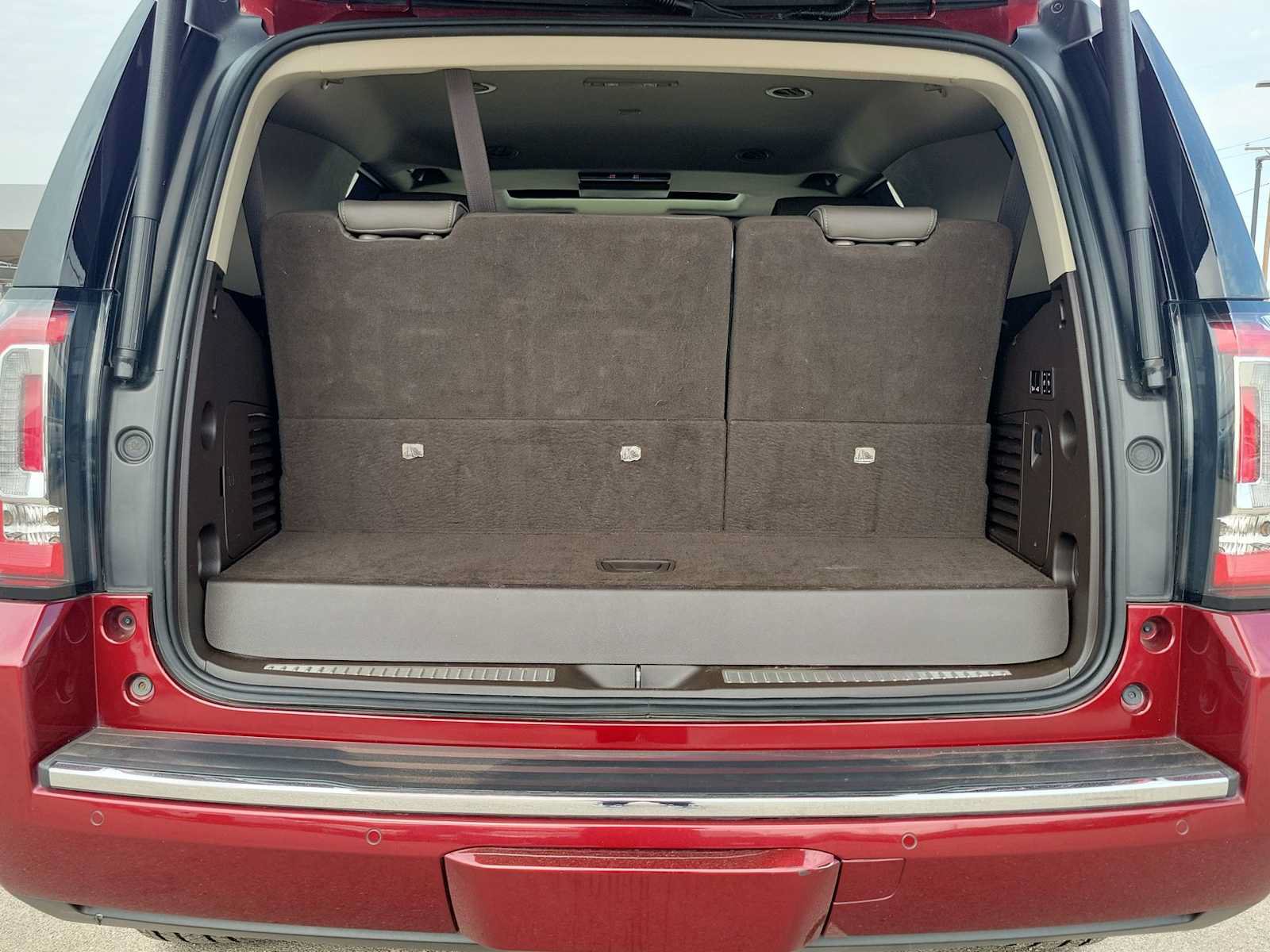 Used 2019 GMC Yukon Denali RWD image 23