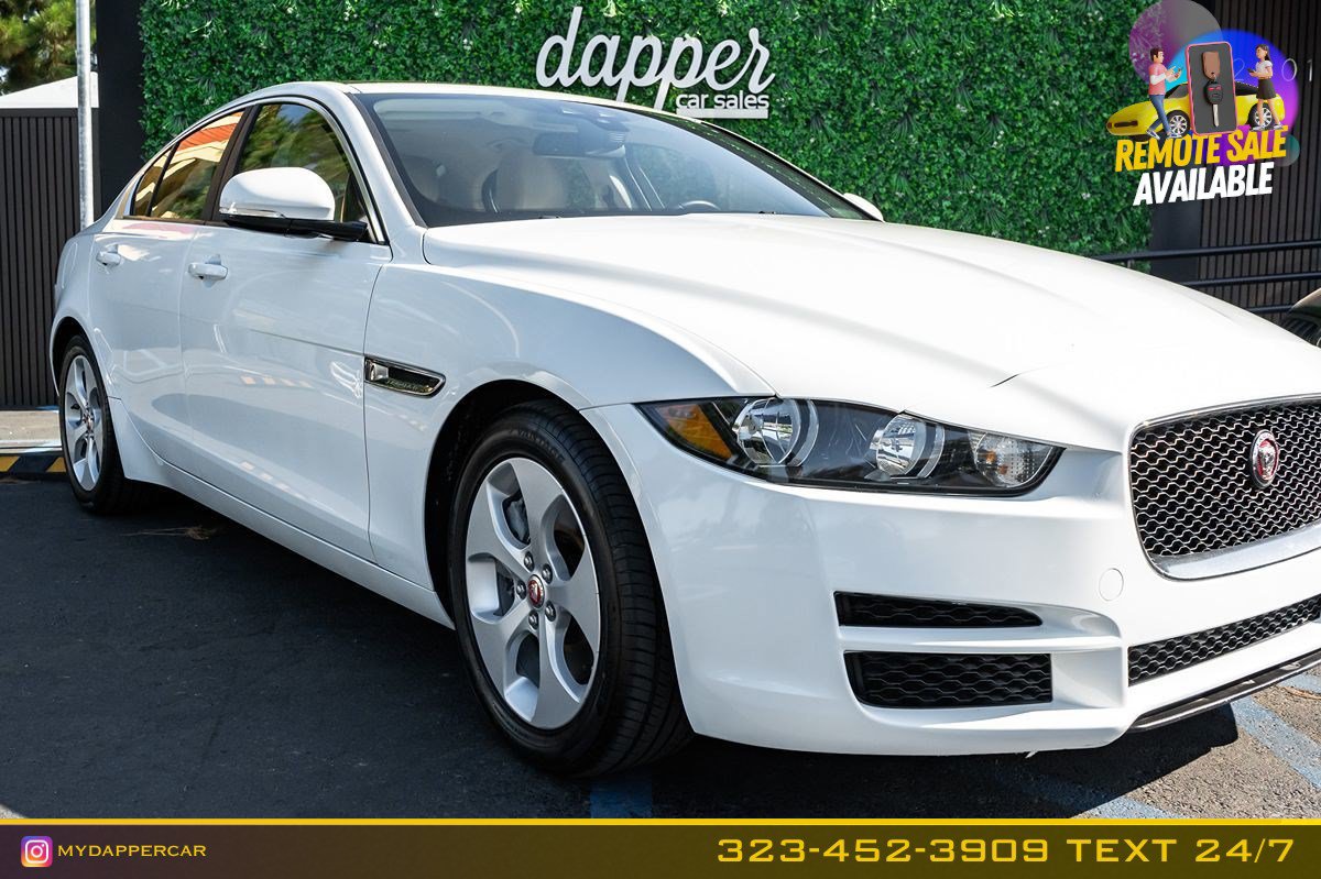 Used 2018 Jaguar XE RWD image 4