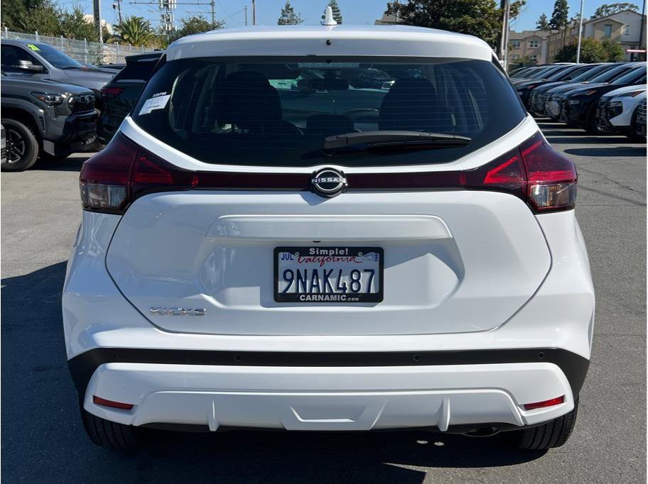 Used 2024 Nissan Kicks S image 4