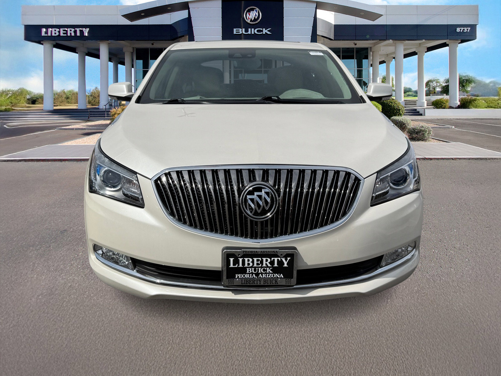 Used 2014 Buick LaCrosse Premium w/ Driver Confidence Package FWD image 4