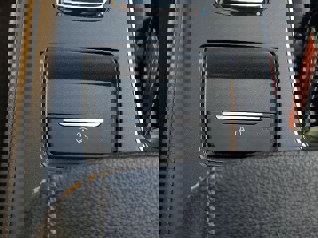 Used 2017 Ford Fusion SE w/ Fusion SE Technology Package image 32