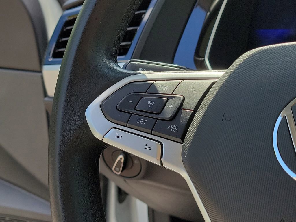 Used 2023 Volkswagen Jetta SE w/ Panoramic Sunroof Package image 28