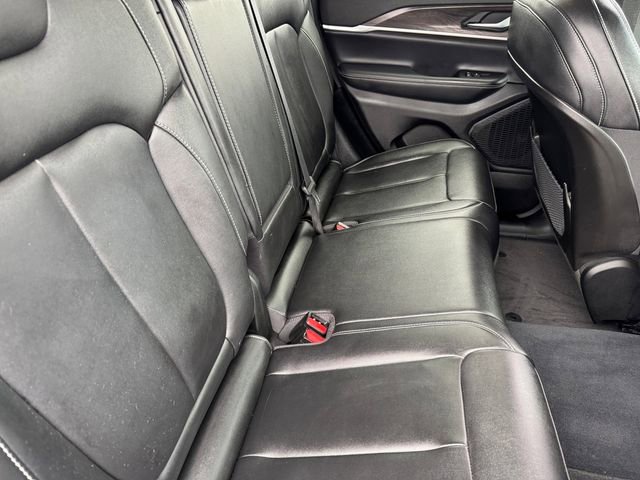 Certified 2023 Jeep Grand Cherokee Limited w/ Black Appearance Package AWD/4WD image 28