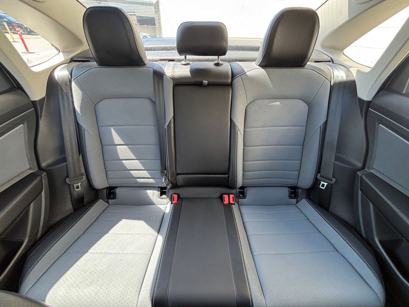 Used 2025 Volkswagen Jetta SE image 38