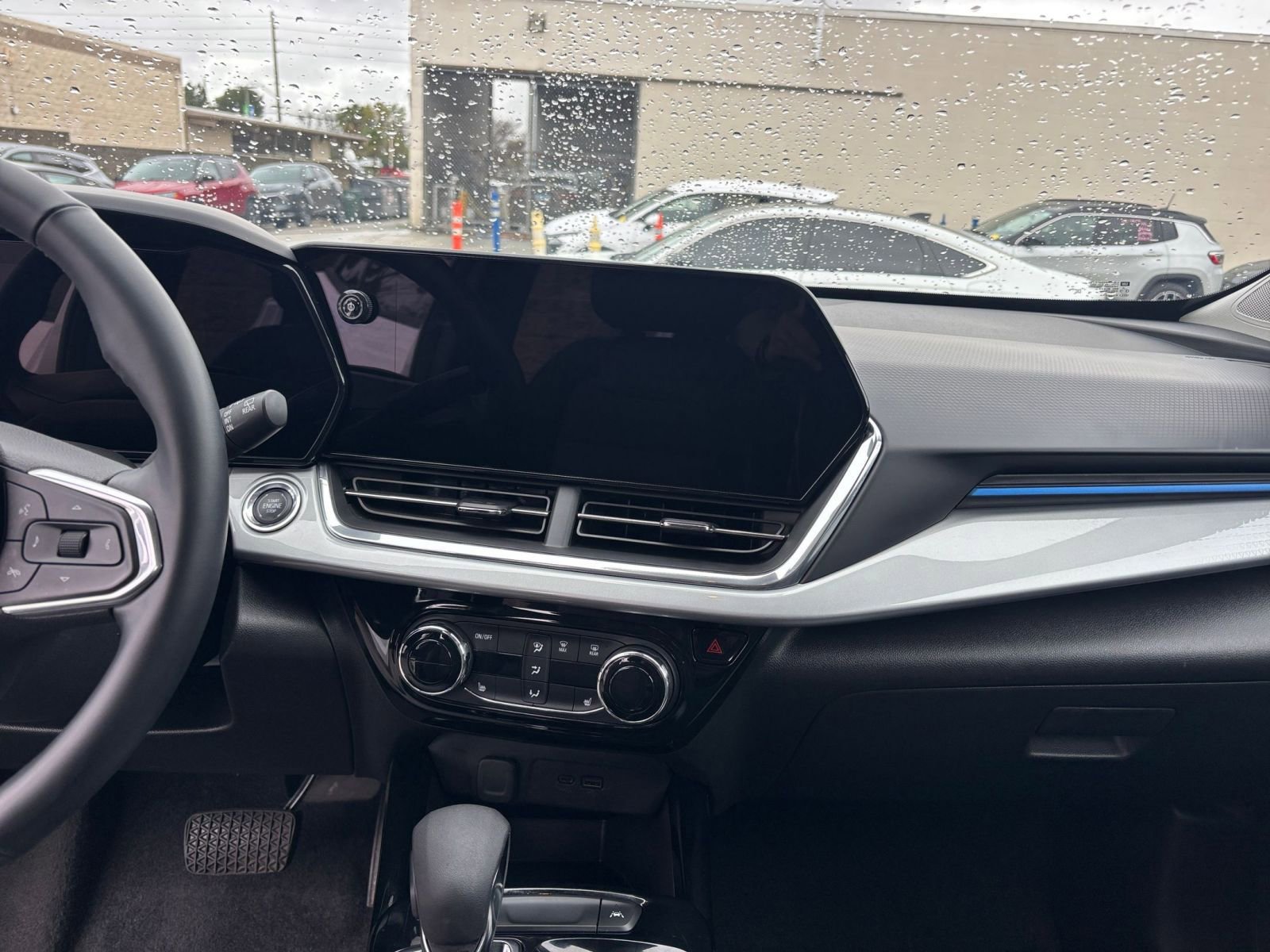 Used 2025 Chevrolet Trax LT w/ LT Convenience Package image 17