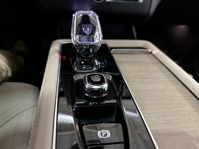 Certified 2026 Volvo XC90 B6 Plus AWD/4WD image 26