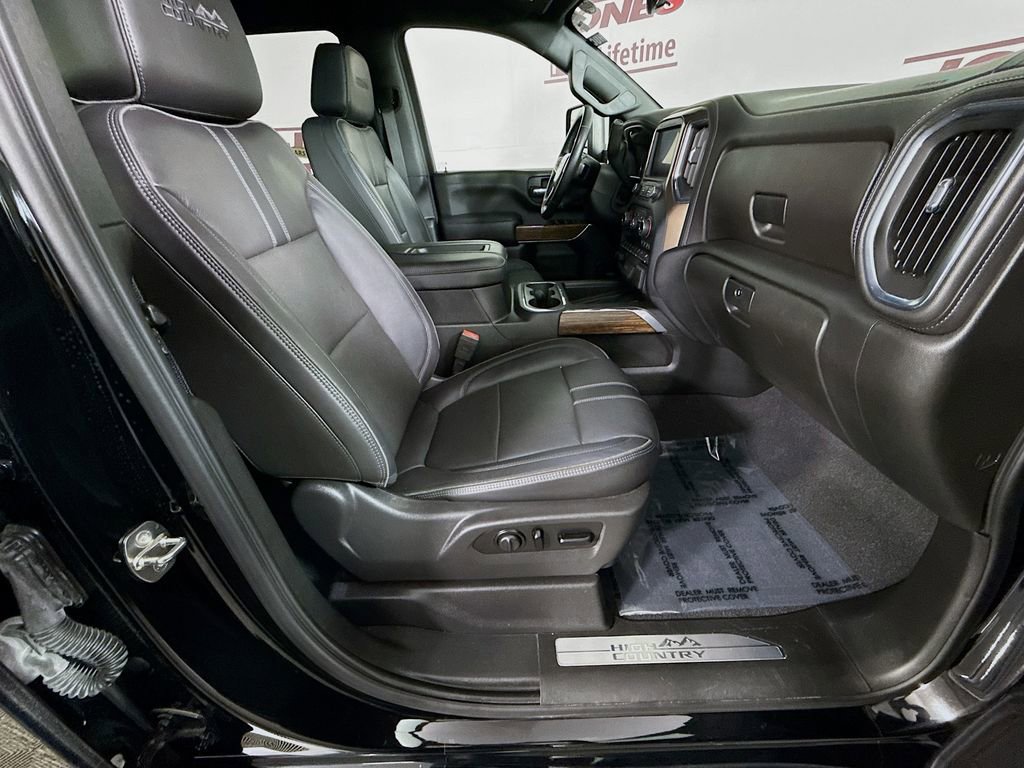 Used 2020 Chevrolet Silverado 3500 High Country w/ Technology Package AWD/4WD image 32