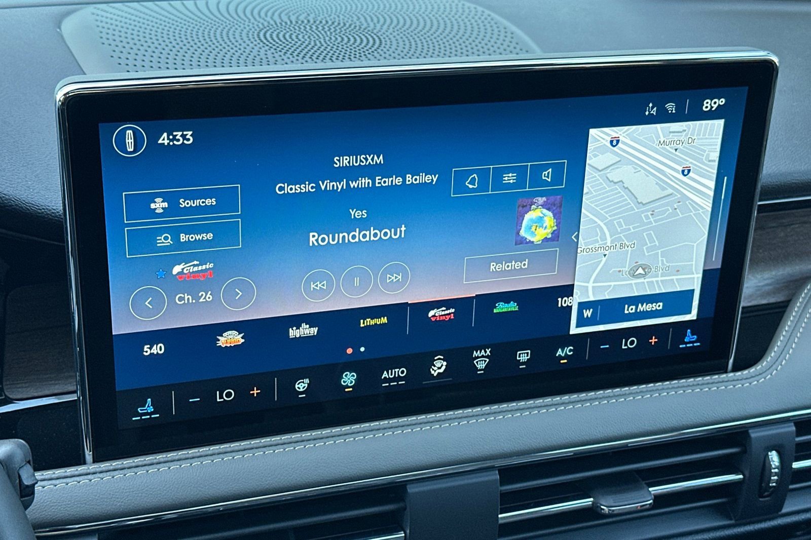 New 2025 Lincoln Corsair Reserve image 17