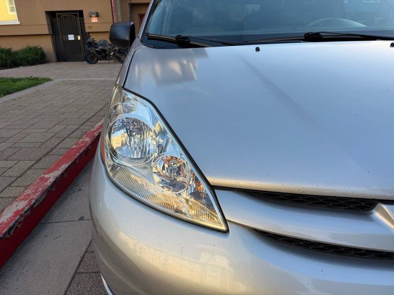 Used 2010 Toyota Sienna LE FWD image 11