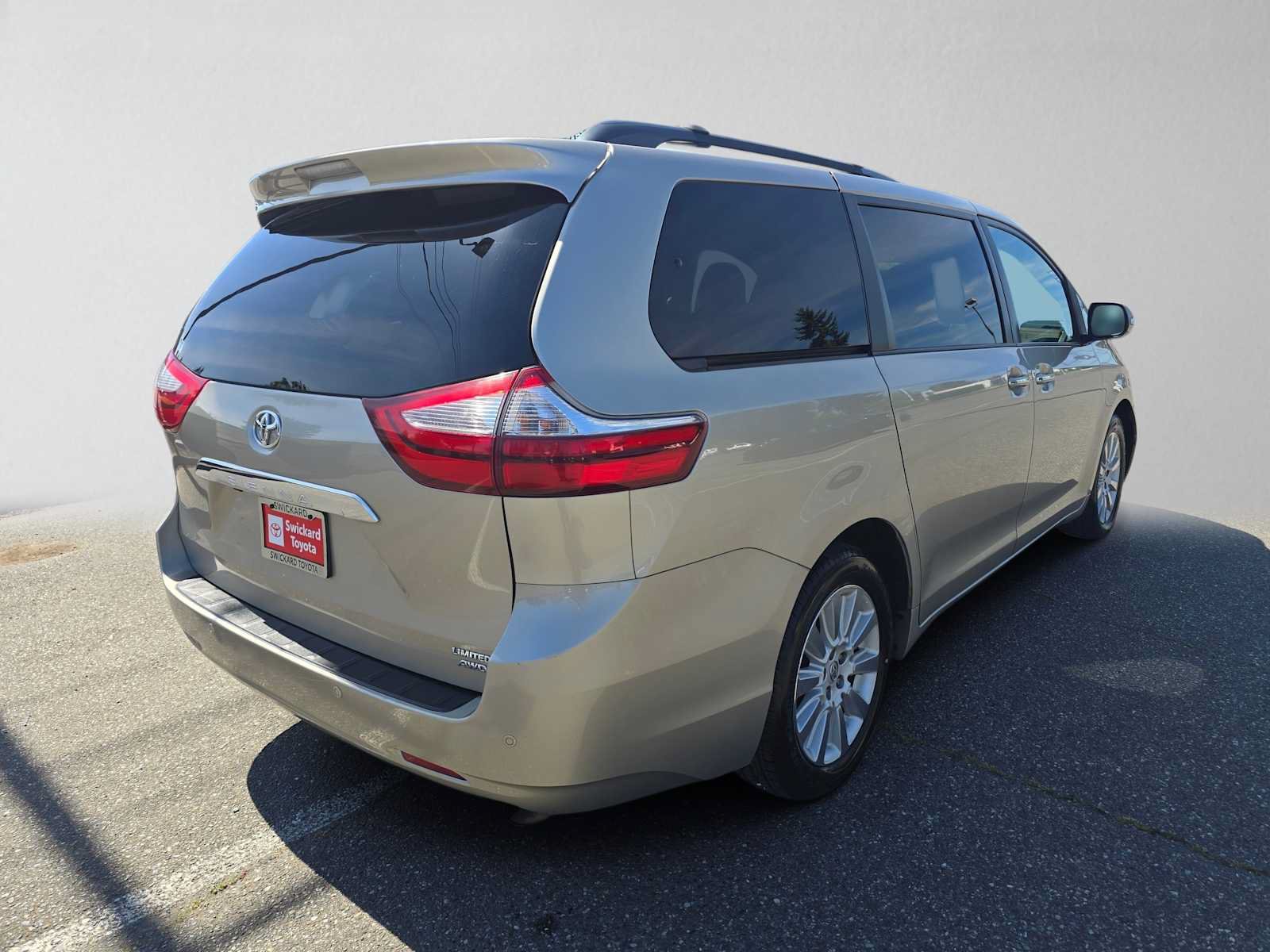 Used 2015 Toyota Sienna Limited AWD/4WD image 7