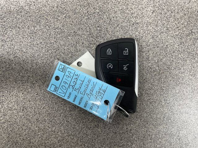 Used 2023 Buick Envision Avenir image 29