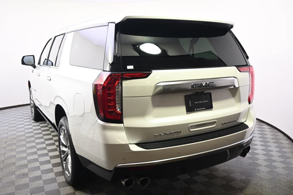 Used 2022 GMC Yukon XL Denali w/ Denali Premium Package AWD/4WD image 5