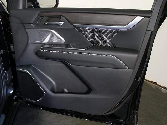 Used 2024 GMC Acadia Denali w/ Super Cruise Package image 36