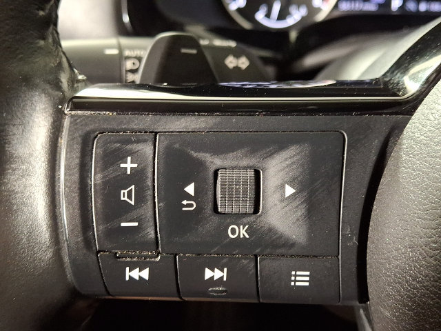 Used 2022 Nissan Pathfinder SV AWD/4WD image 21