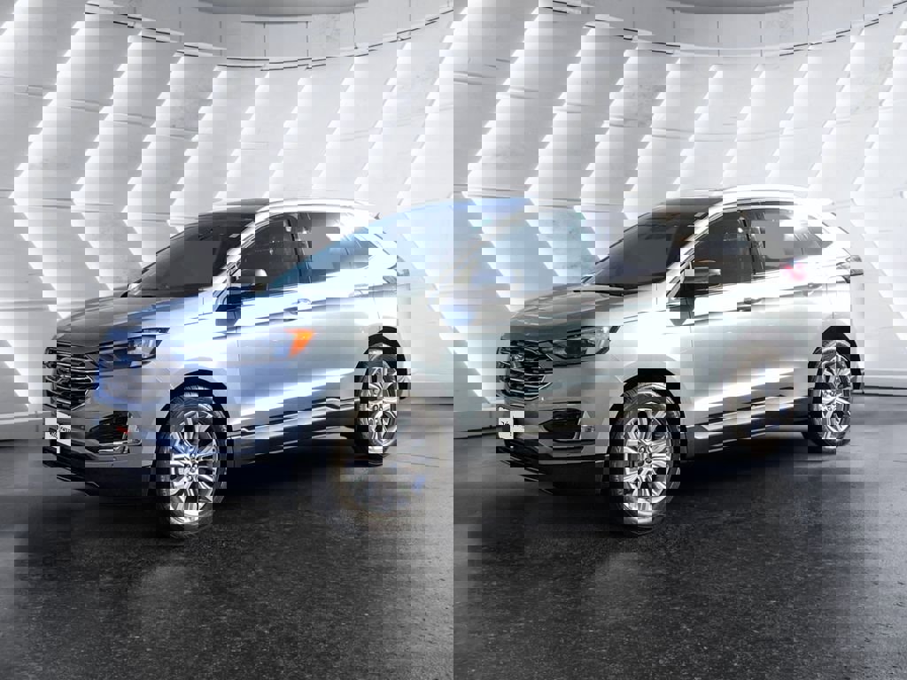 Used 2024 Ford Edge Titanium image 3