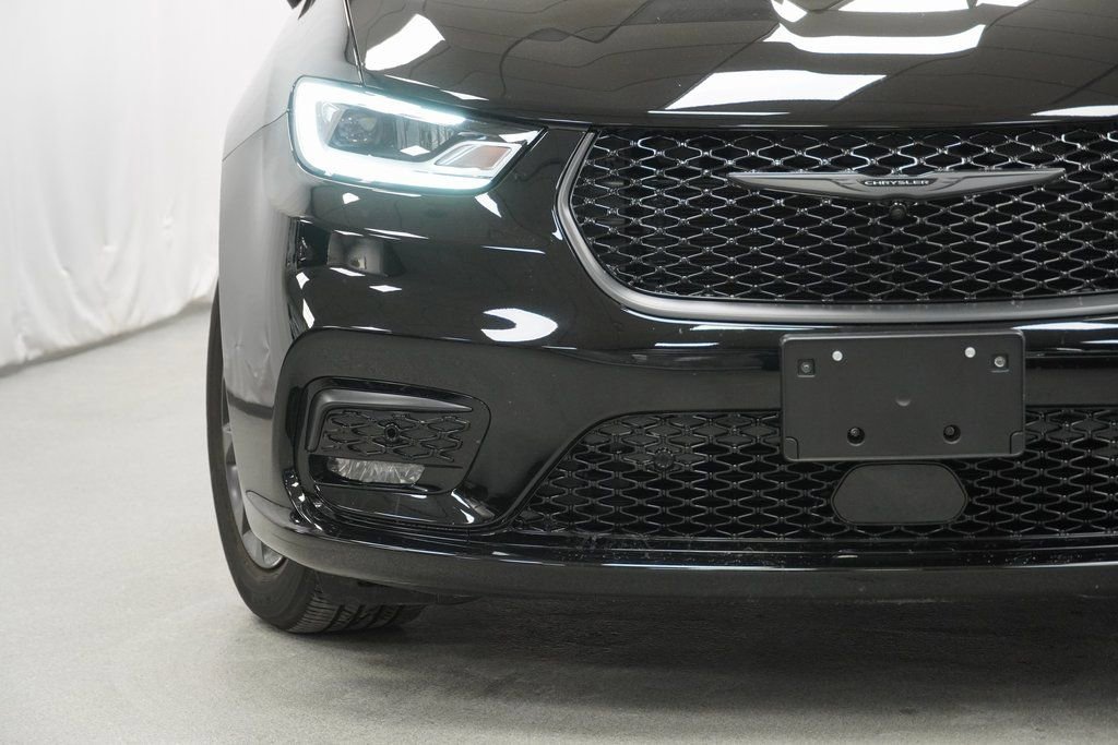 Certified 2024 Chrysler Pacifica Limited image 7