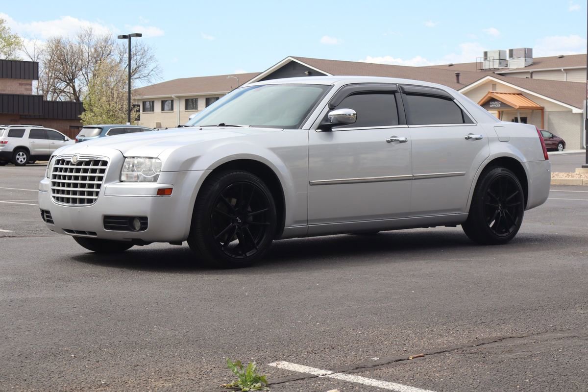 Used 2010 Chrysler 300 Touring image 11