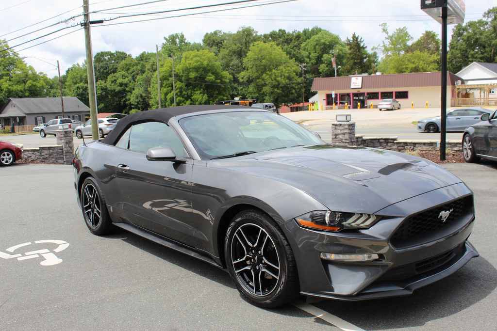 Used 2018 Ford Mustang Premium RWD image 3