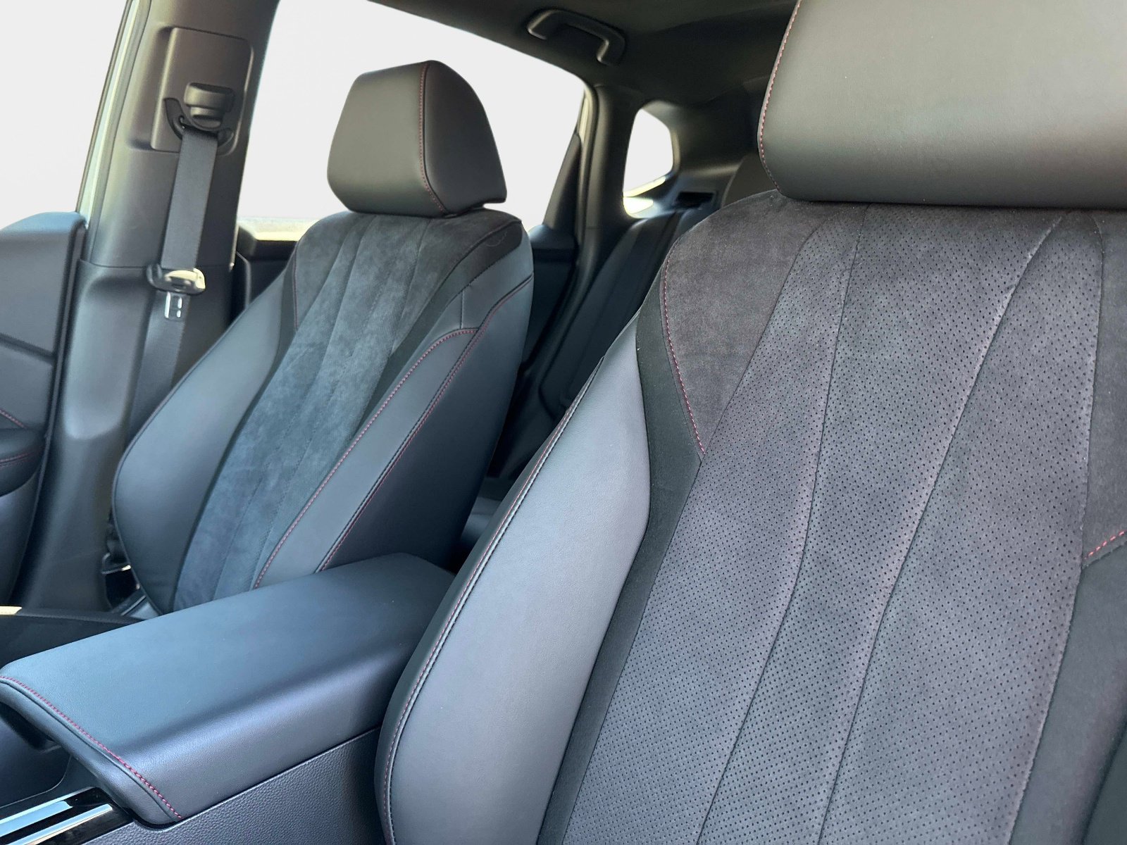 Certified 2025 Acura ADX A-Spec image 19