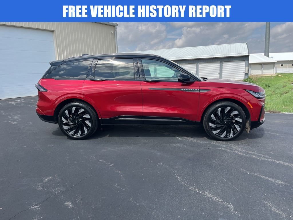 Used 2024 Lincoln Nautilus Reserve w/ Equipment Group 202A image 3